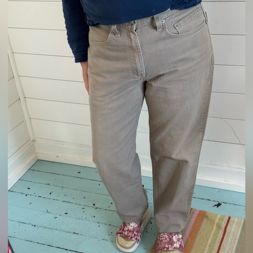 Vintage Levi’s 550 W32 L 32  measures 31” estimate Woman’s W30 Relaxed 2000